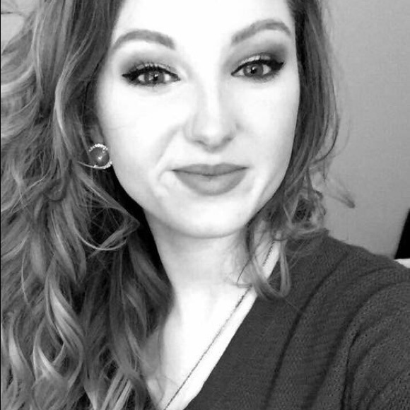 Meet Your Posher, Kim! - Picture 1 of 1